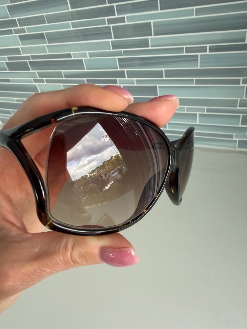 Michael Kors Lucca Women's Oversized Brown Tortoiseshell Sunglasses - Picture 7 of 8